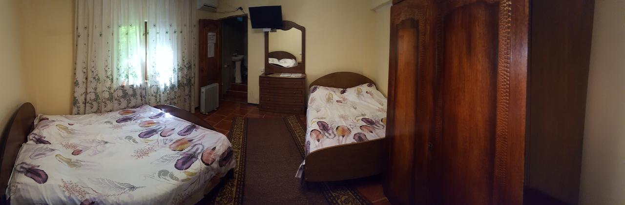 U Iriny Hotel Picunda Kültér fotó