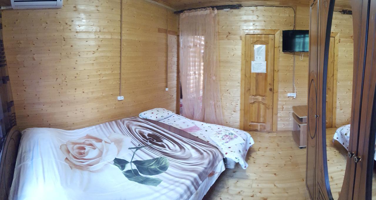 U Iriny Hotel Picunda Kültér fotó